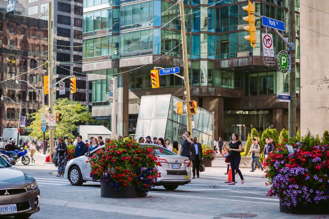 Cityscape Condo In Fort York Торонто Экстерьер фото