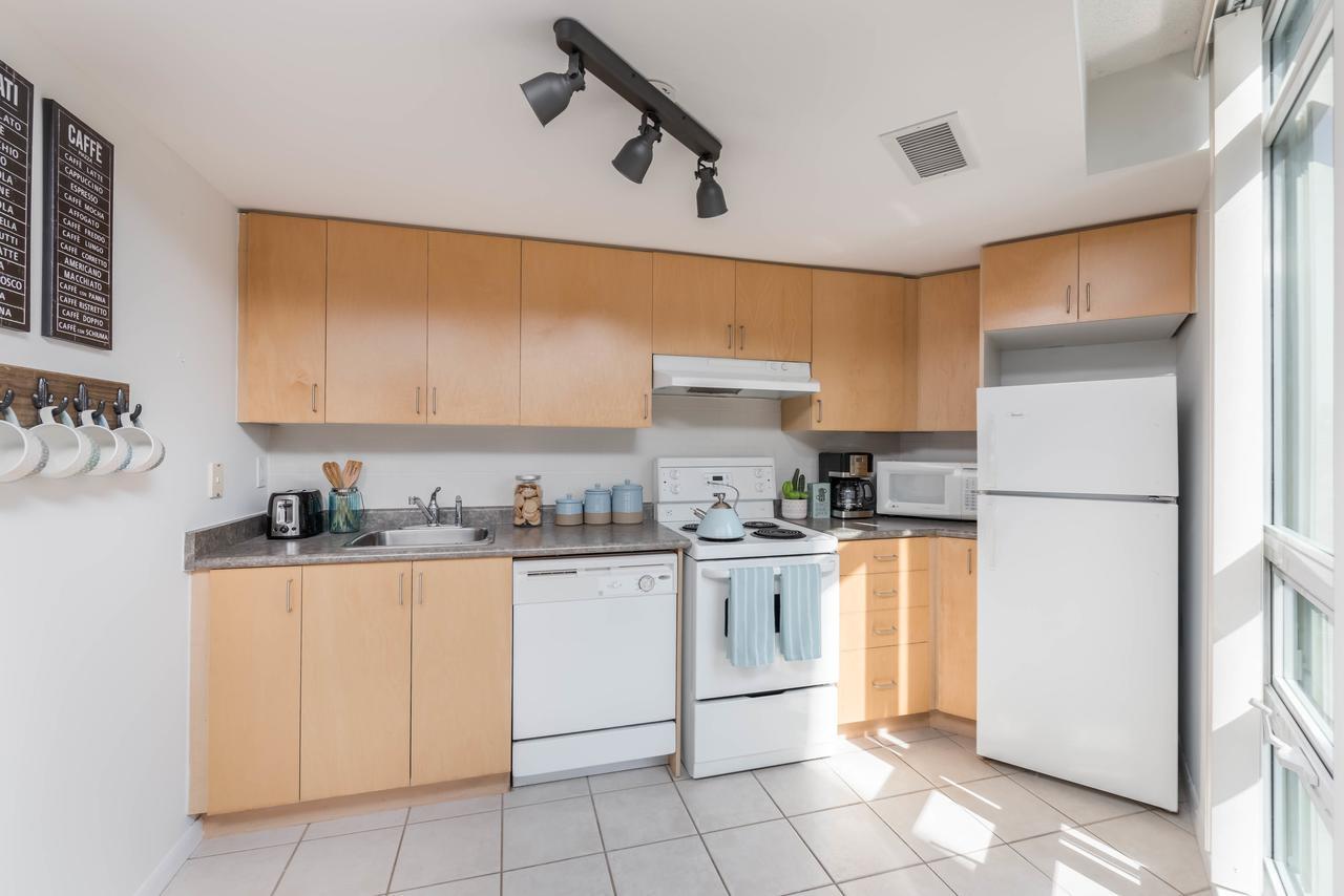 Cityscape Condo In Fort York Торонто Экстерьер фото