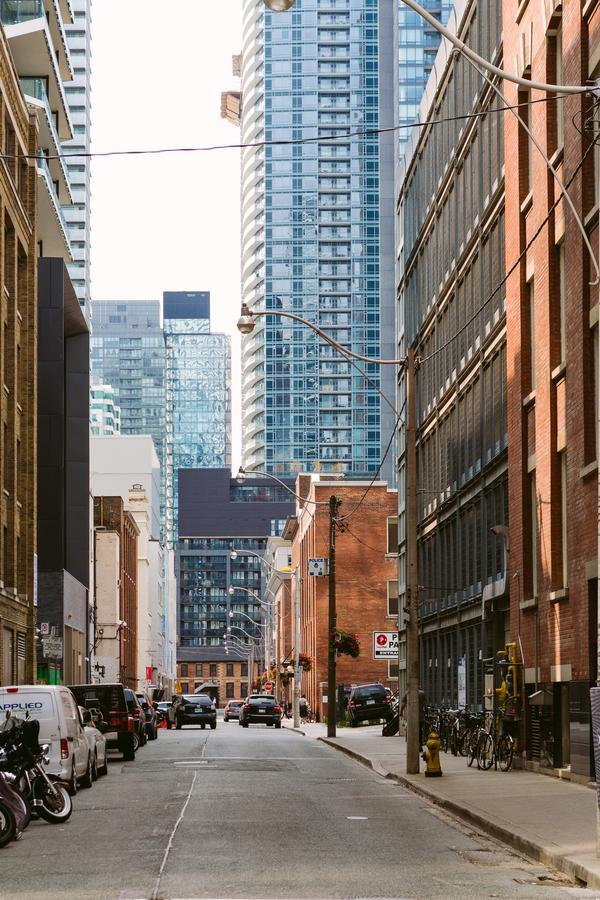 Cityscape Condo In Fort York Торонто Экстерьер фото